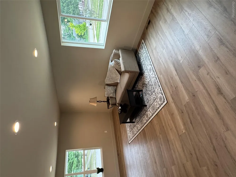 27305 GROVELAND AVENUE Madison Heights City, MI 48071