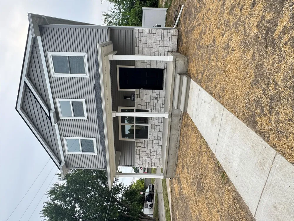27305 GROVELAND AVENUE Madison Heights City, MI 48071