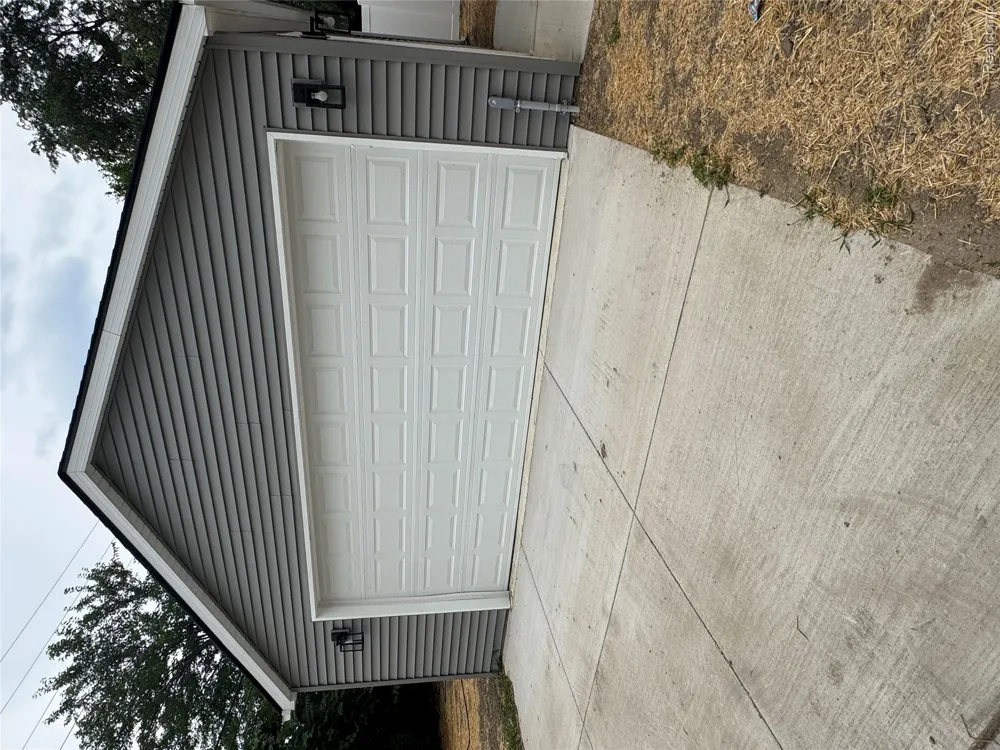 27305 GROVELAND AVENUE Madison Heights City, MI 48071