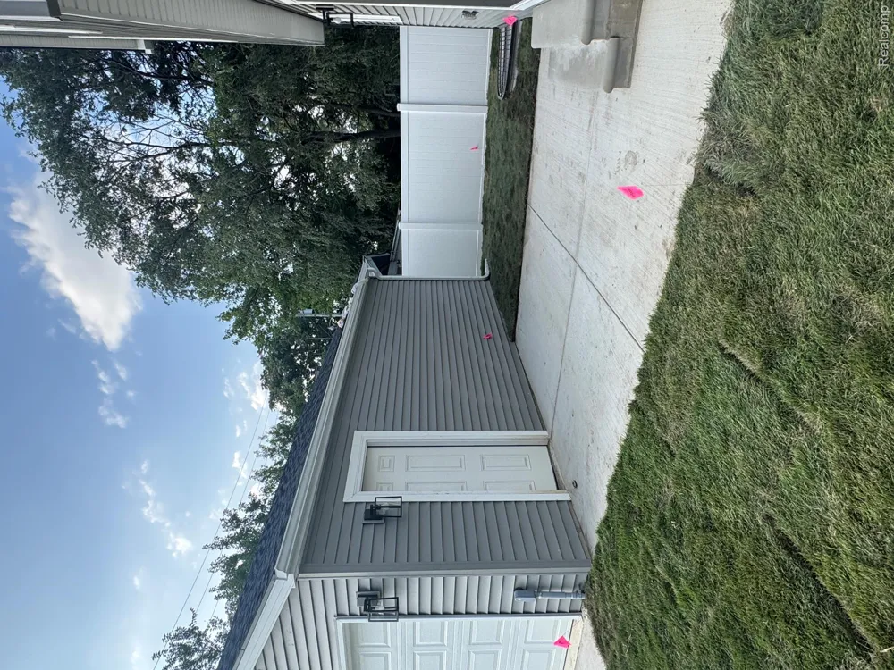 27305 GROVELAND AVENUE Madison Heights City, MI 48071