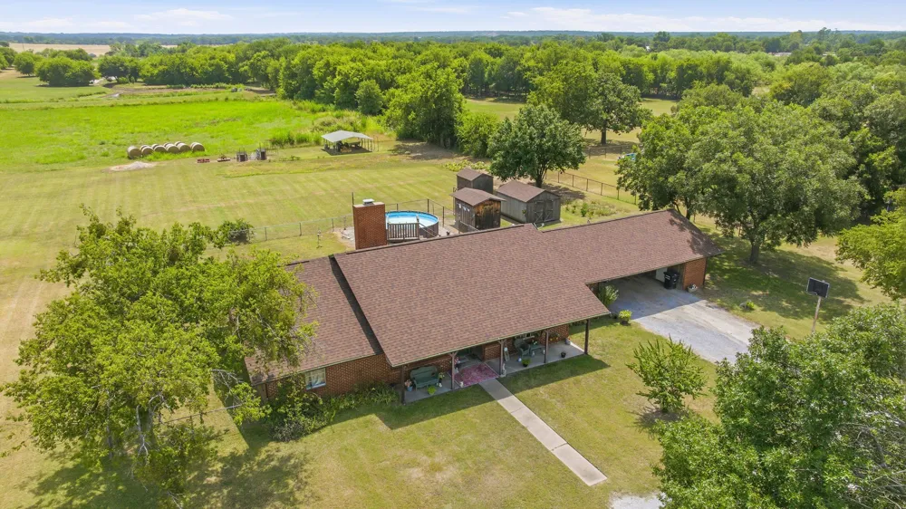 1642 Salesville Road Mineral Wells, TX 76067