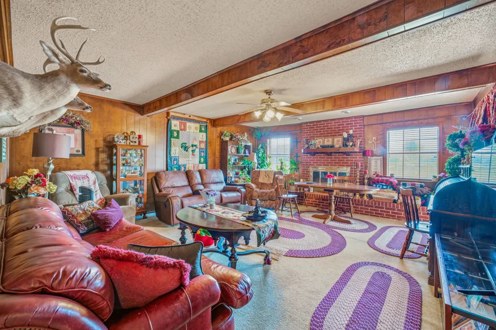 1642 Salesville Road Mineral Wells, TX 76067
