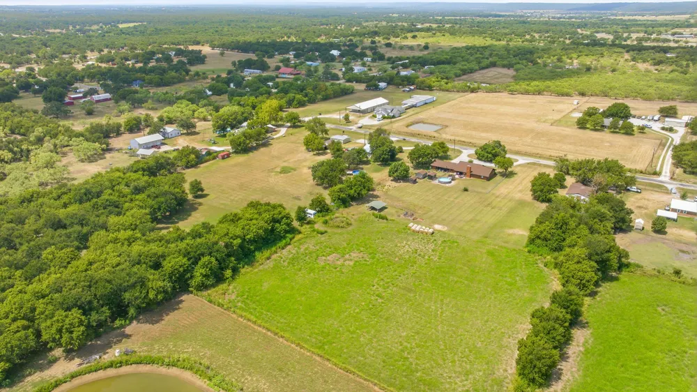 1642 Salesville Road Mineral Wells, TX 76067