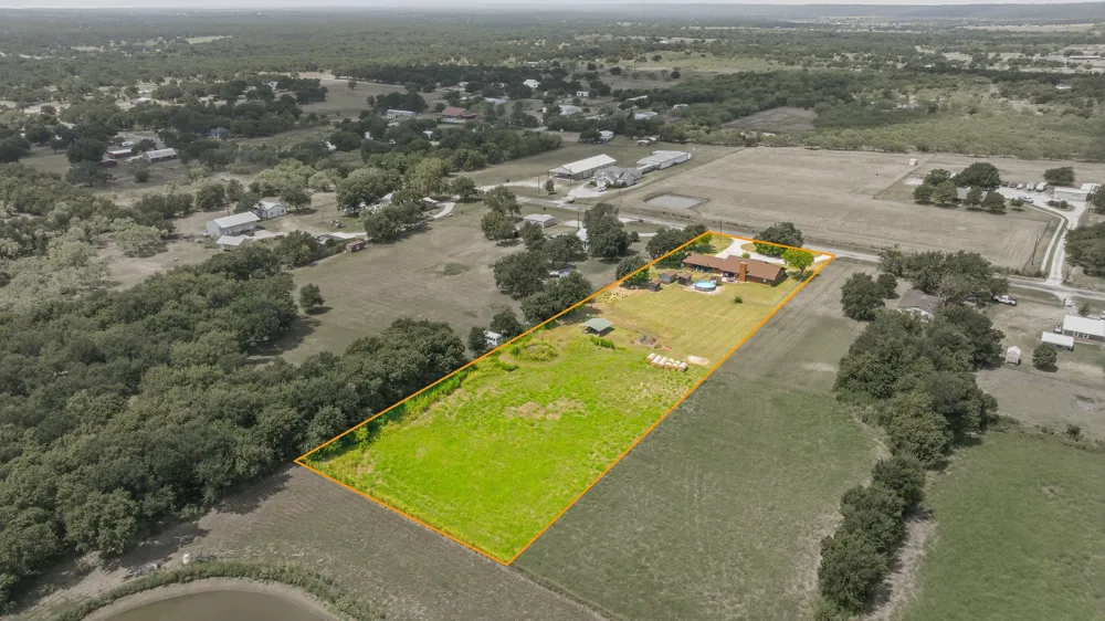 1642 Salesville Road Mineral Wells, TX 76067