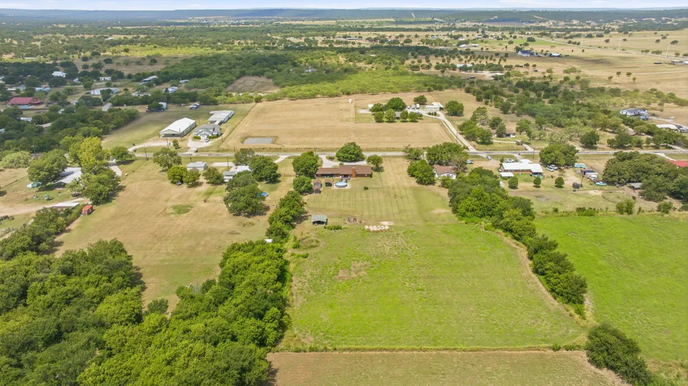 1642 Salesville Road Mineral Wells, TX 76067