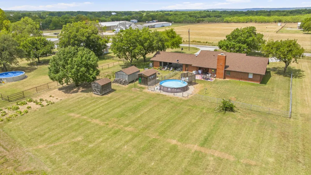 1642 Salesville Road Mineral Wells, TX 76067