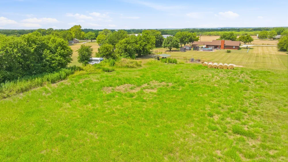 1642 Salesville Road Mineral Wells, TX 76067