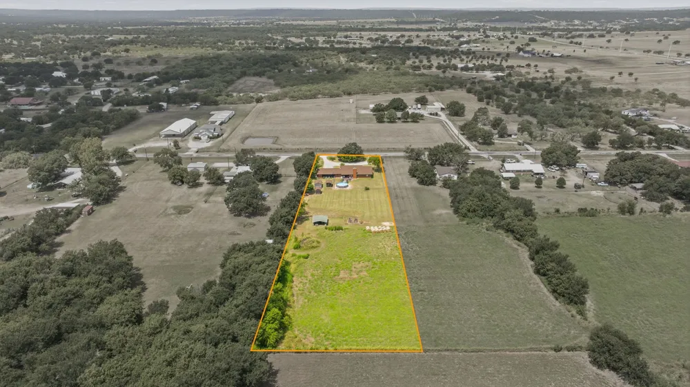 1642 Salesville Road Mineral Wells, TX 76067