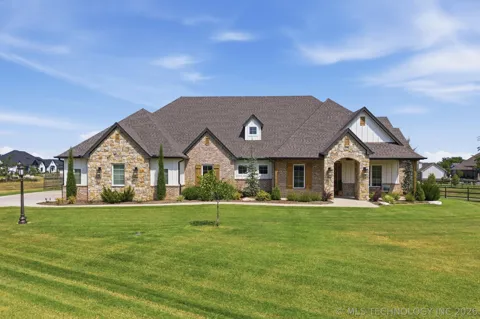 18679 E Limestone Lane