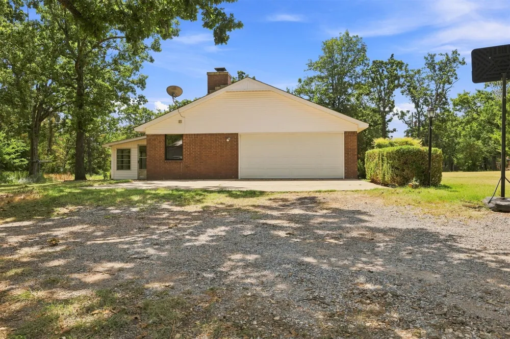 73502 Cyclone Hollow Road Wagoner, OK 74467