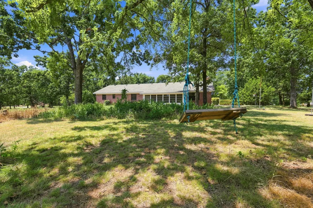 73502 Cyclone Hollow Road Wagoner, OK 74467