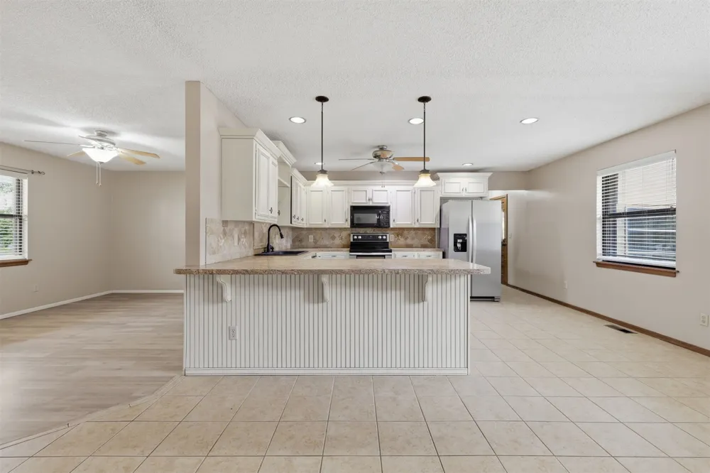 73502 Cyclone Hollow Road Wagoner, OK 74467