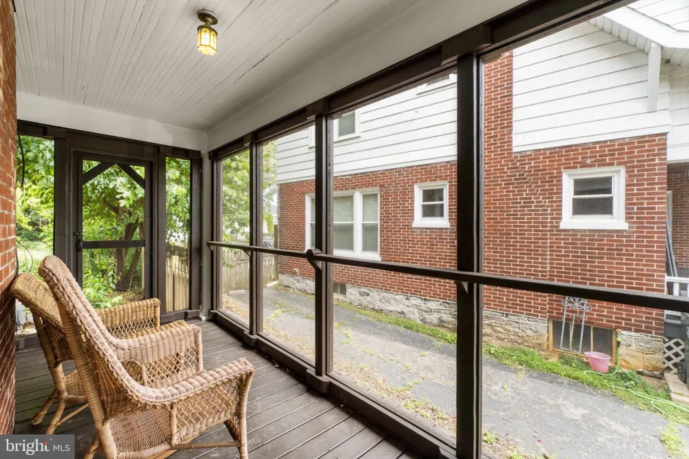 58 E IRVIN AVENUE Hagerstown, MD 21742