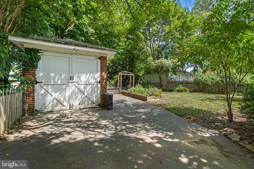58 E IRVIN AVENUE Hagerstown, MD 21742