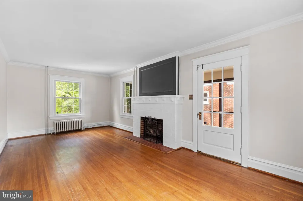 58 E IRVIN AVENUE Hagerstown, MD 21742