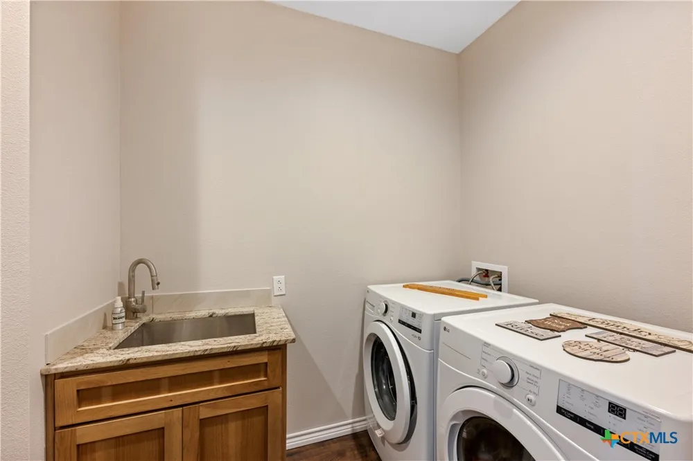 459 E Ridge Lane Kyle, TX 78640