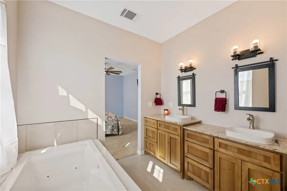 459 E Ridge Lane Kyle, TX 78640