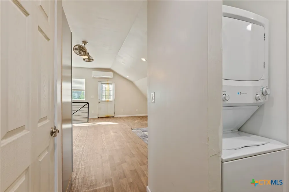 459 E Ridge Lane Kyle, TX 78640