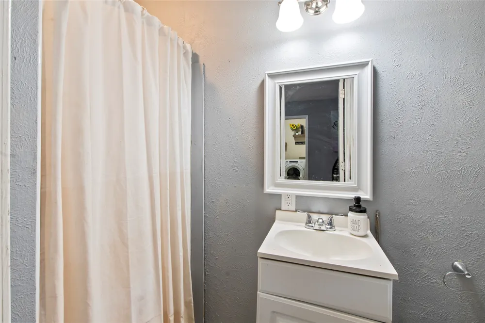 335 Running Brook Road Mabank, TX 75156