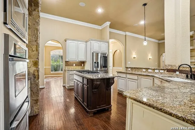 21411 Liguria Dr Garden Ridge, TX 78266