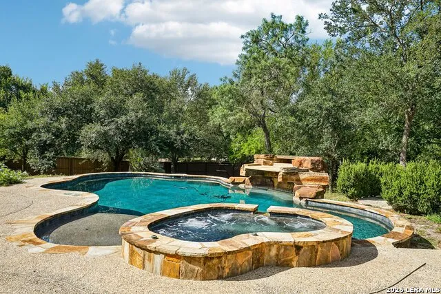 21411 Liguria Dr Garden Ridge, TX 78266