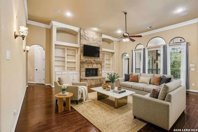 21411 Liguria Dr Garden Ridge, TX 78266