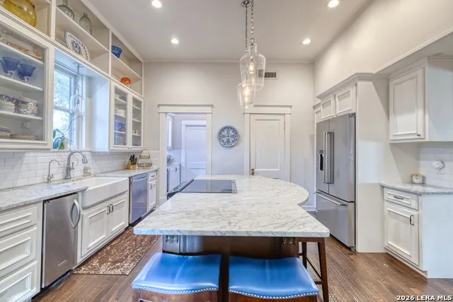 423 PARK ST Uvalde, TX 78801