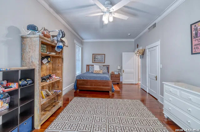 423 PARK ST Uvalde, TX 78801