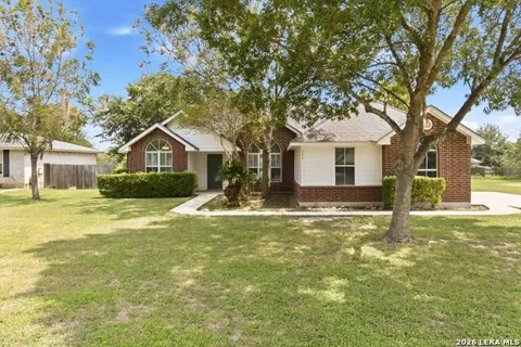 521 WOODLAKE DR