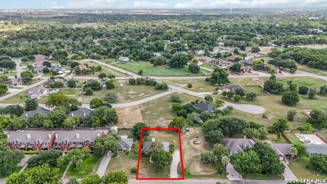 521 WOODLAKE DR McQueeney, TX 78123