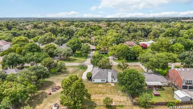 521 WOODLAKE DR McQueeney, TX 78123