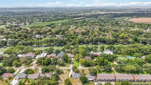 521 WOODLAKE DR McQueeney, TX 78123