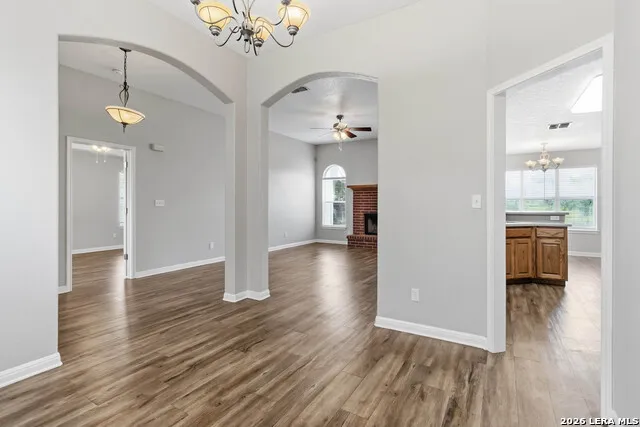 521 WOODLAKE DR McQueeney, TX 78123
