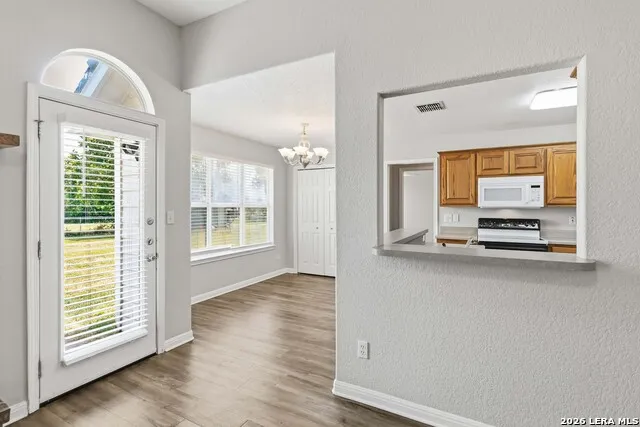 521 WOODLAKE DR McQueeney, TX 78123