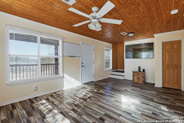 622 Pebble Beach Lakehills, TX 78063