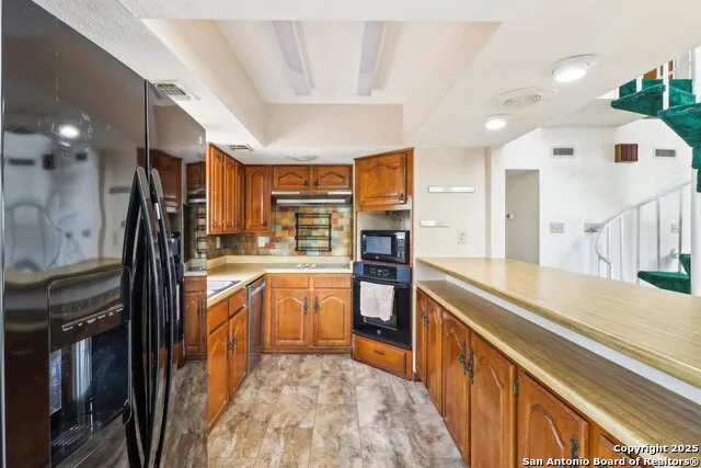1551 Pebble Beach Lakehills, TX 78063