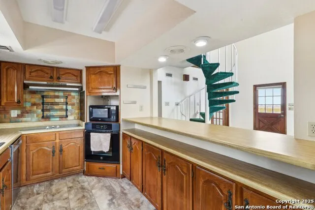 1551 Pebble Beach Lakehills, TX 78063