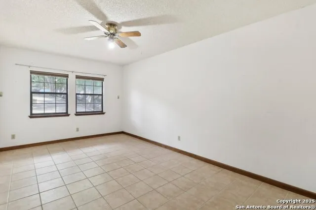 1551 Pebble Beach Lakehills, TX 78063