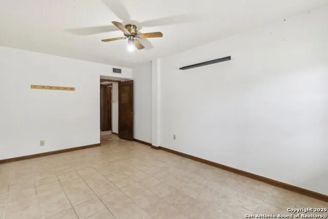 1551 Pebble Beach Lakehills, TX 78063