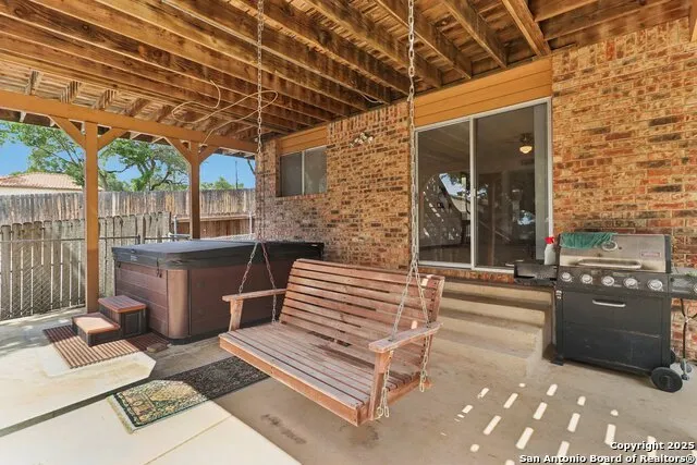 1551 Pebble Beach Lakehills, TX 78063
