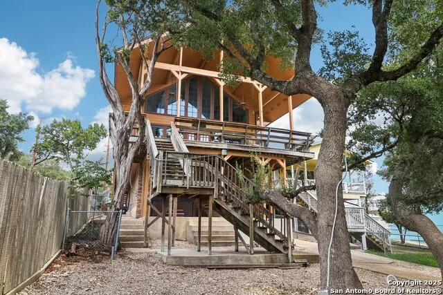 1551 Pebble Beach Lakehills, TX 78063