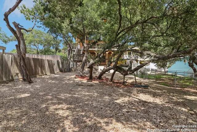 1551 Pebble Beach Lakehills, TX 78063