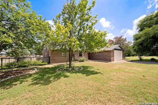270 BRIARWOOD CIR Bandera, TX 78003