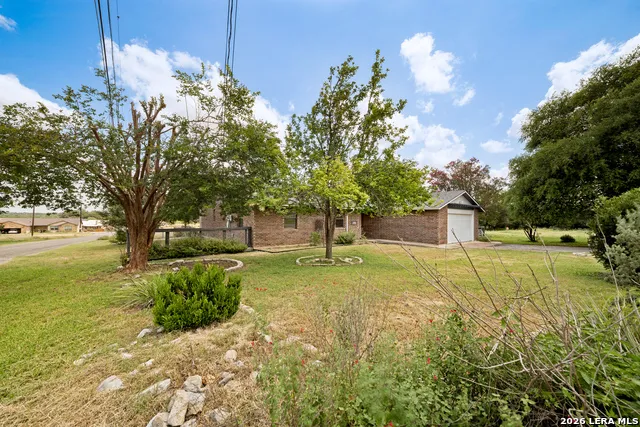270 BRIARWOOD CIR Bandera, TX 78003