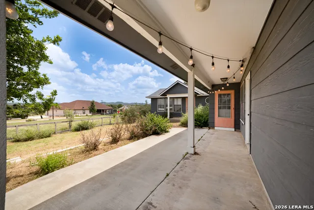 270 BRIARWOOD CIR Bandera, TX 78003