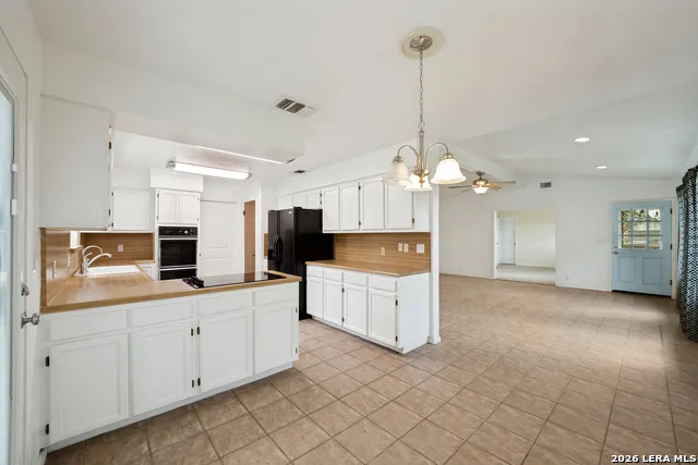 270 BRIARWOOD CIR Bandera, TX 78003