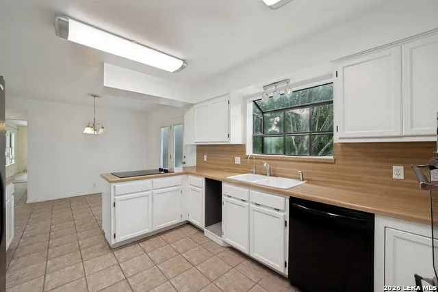 270 BRIARWOOD CIR Bandera, TX 78003