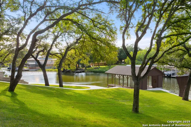 1310 Oak Springs Rd Kingsland, TX 78639