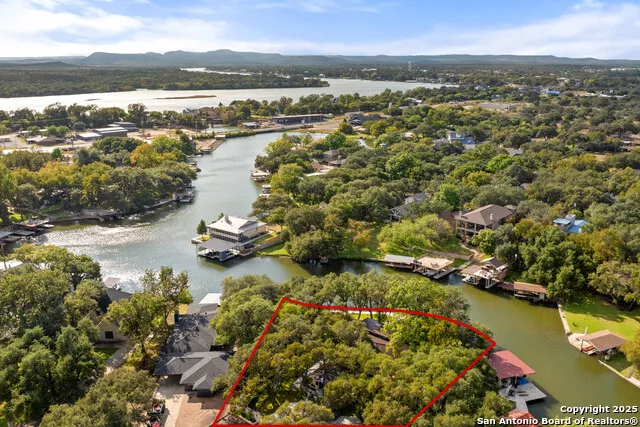 1310 Oak Springs Rd Kingsland, TX 78639