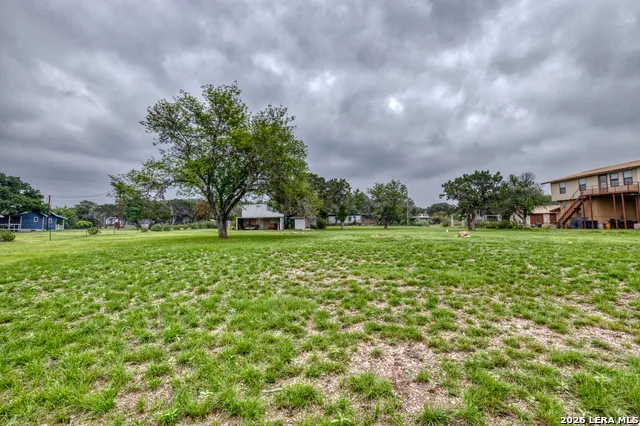 57 Leinweber Leakey, TX 78873